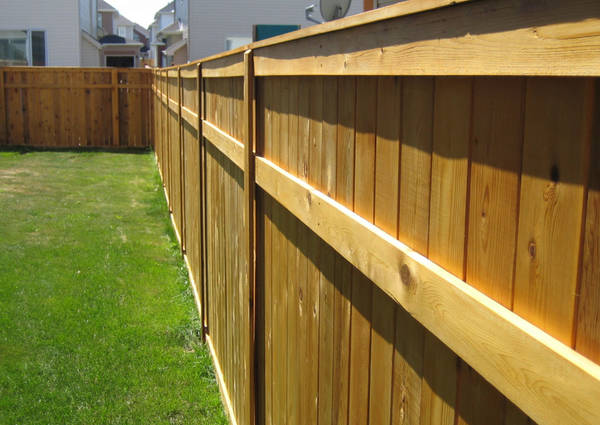 Fence Construction in York Mills