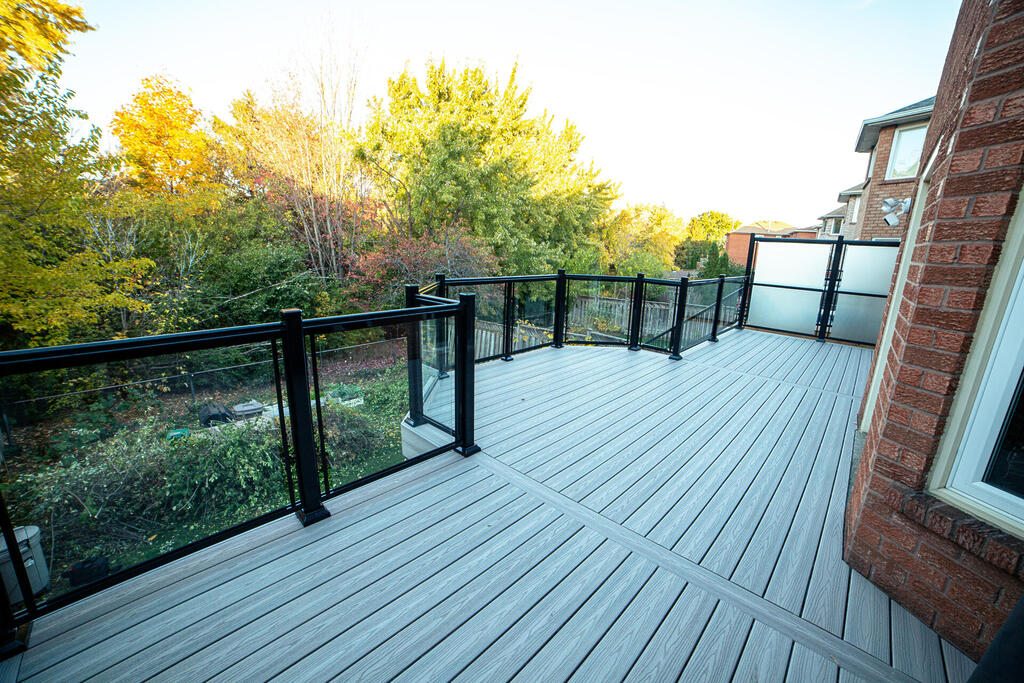 deck company in east york