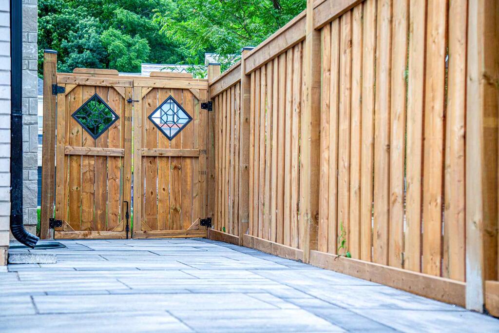 Professional Fence Construction in Richmond Hill